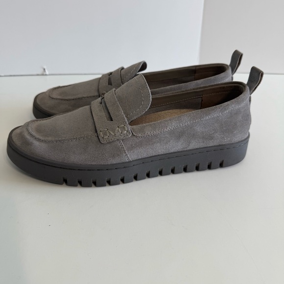Vionic Uptown Suede Loafers Flats Women Size 9 Light Gray Comfy Work Office - Picture 5 of 13